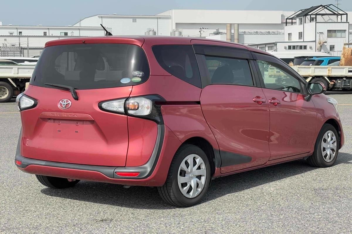 2016 Toyota Sienta