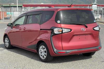 2016 Toyota Sienta - Thumbnail