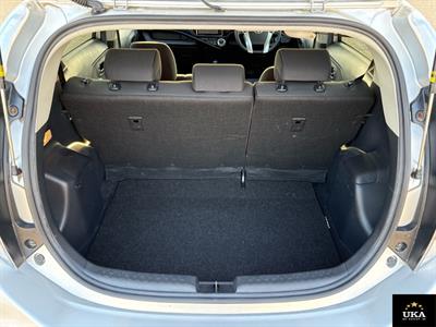 2015 Toyota Aqua - Thumbnail