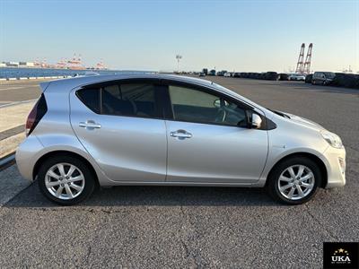 2015 Toyota Aqua - Thumbnail