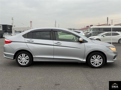 2020 Honda Grace - Thumbnail