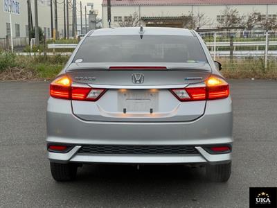 2020 Honda Grace - Thumbnail