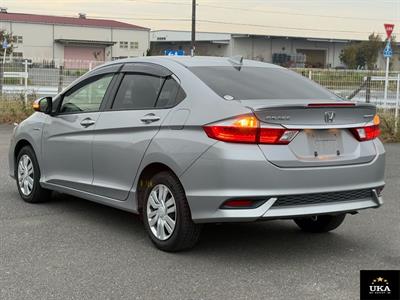 2020 Honda Grace - Thumbnail