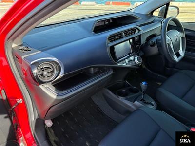 2017 Toyota Aqua - Thumbnail