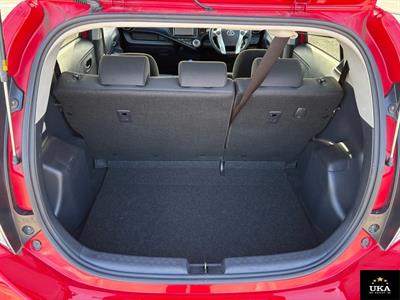 2017 Toyota Aqua - Thumbnail