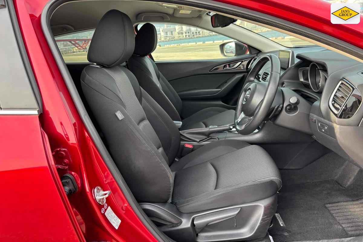 2013 Mazda Axela