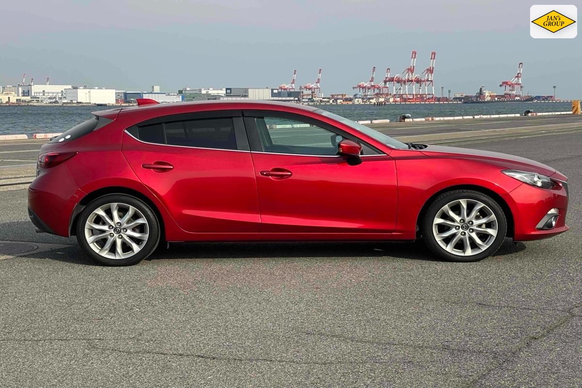 2013 Mazda Axela