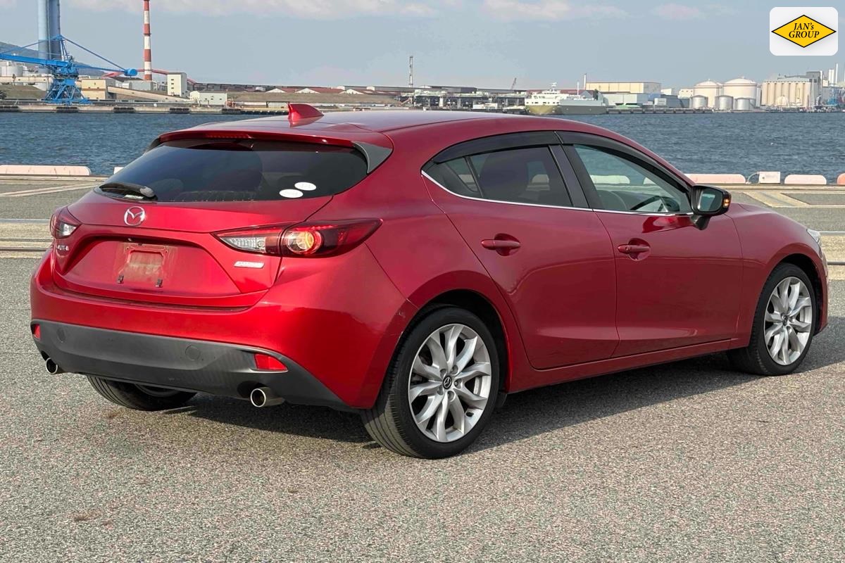 2013 Mazda Axela
