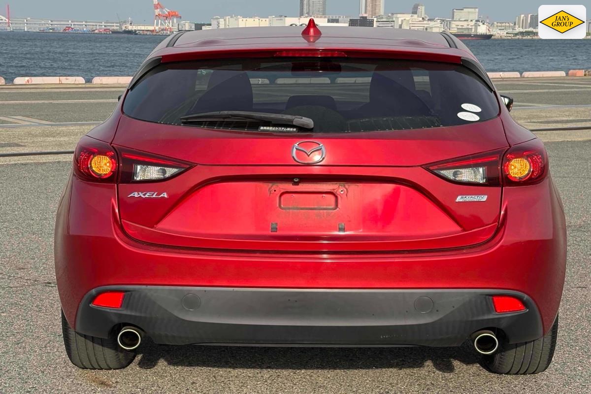 2013 Mazda Axela