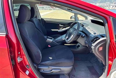2013 Toyota Prius - Thumbnail