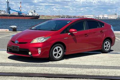 2013 Toyota Prius - Thumbnail