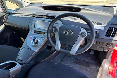 2013 Toyota Prius - Thumbnail