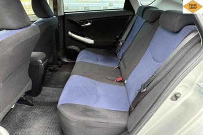 2014 Toyota Prius - Thumbnail