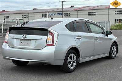 2014 Toyota Prius - Thumbnail