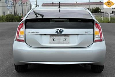 2014 Toyota Prius - Thumbnail