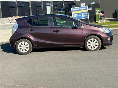 2014 Toyota Aqua - Thumbnail