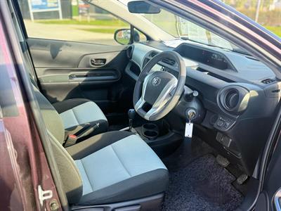 2014 Toyota Aqua - Thumbnail