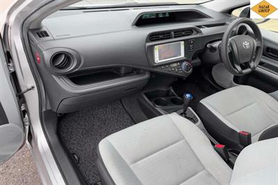2012 Toyota Aqua - Thumbnail
