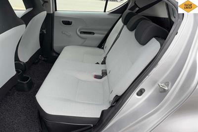 2012 Toyota Aqua - Thumbnail