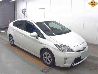 2013 Toyota Prius - Thumbnail
