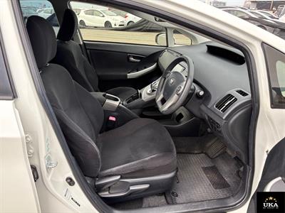 2013 Toyota Prius - Thumbnail