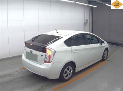 2013 Toyota Prius - Thumbnail