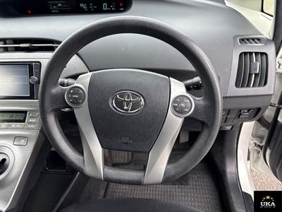 2013 Toyota Prius - Thumbnail