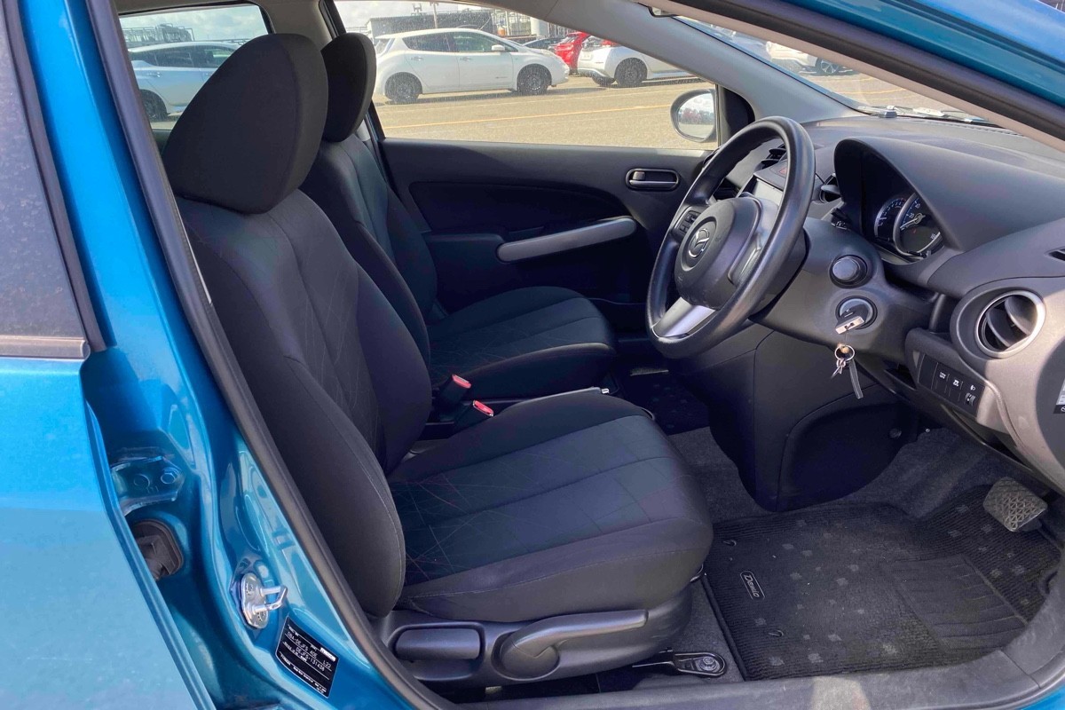 2012 Mazda Demio