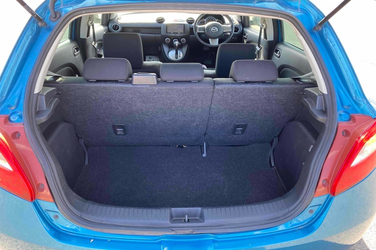 2012 Mazda Demio