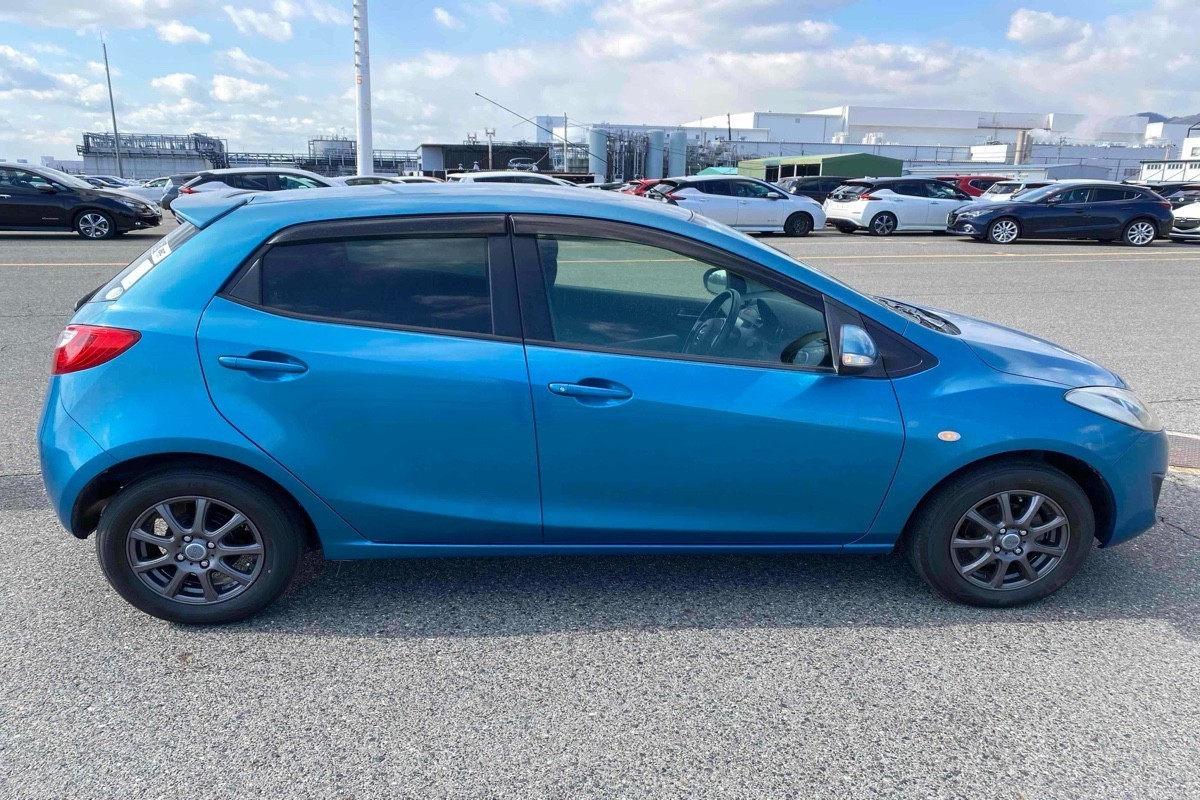 2012 Mazda Demio