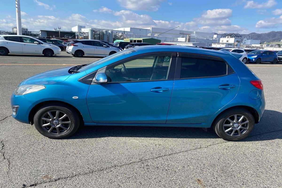 2012 Mazda Demio