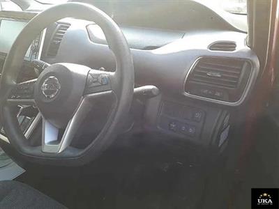 2018 Nissan Serena - Thumbnail