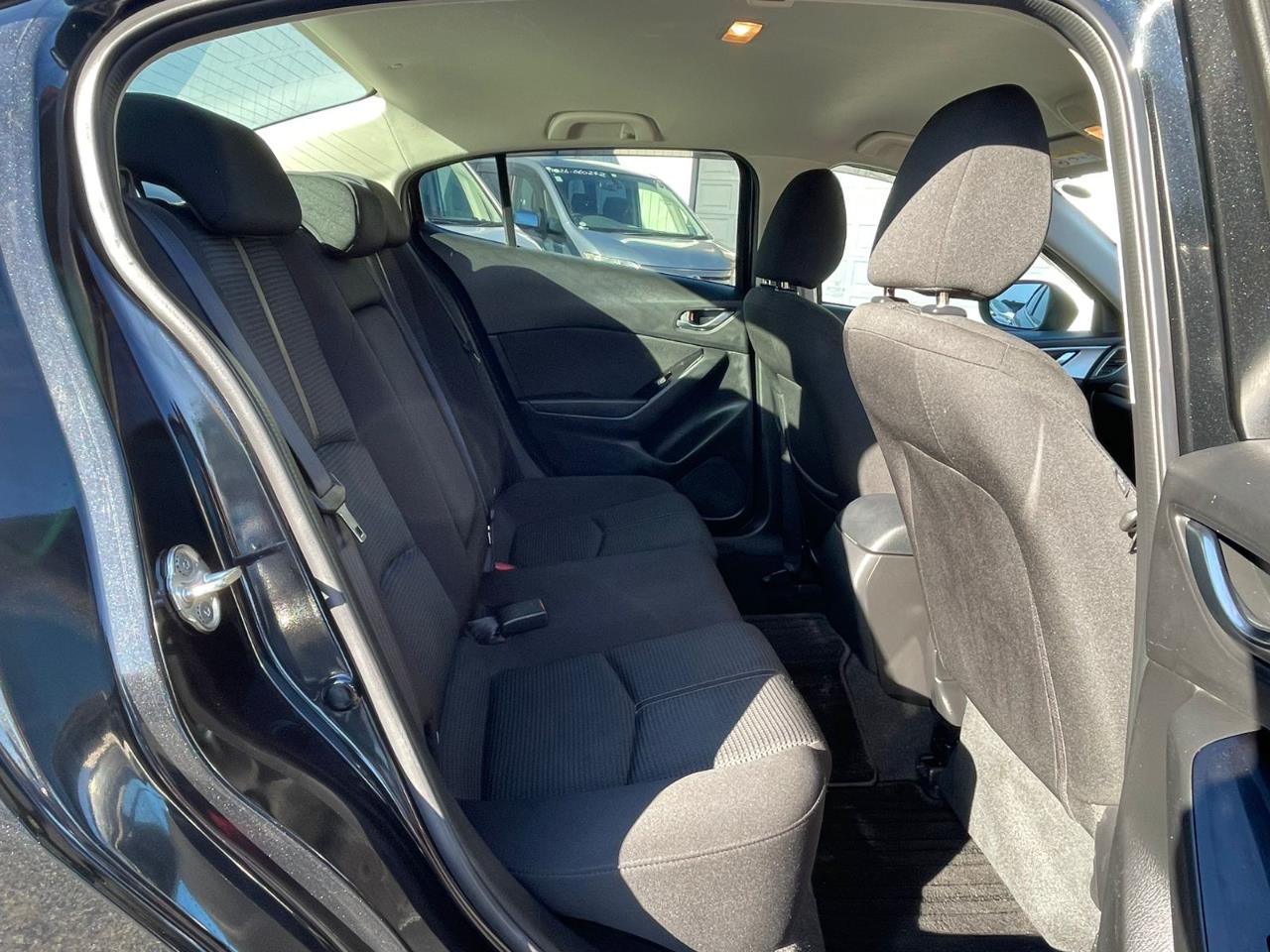 2016 Mazda Axela