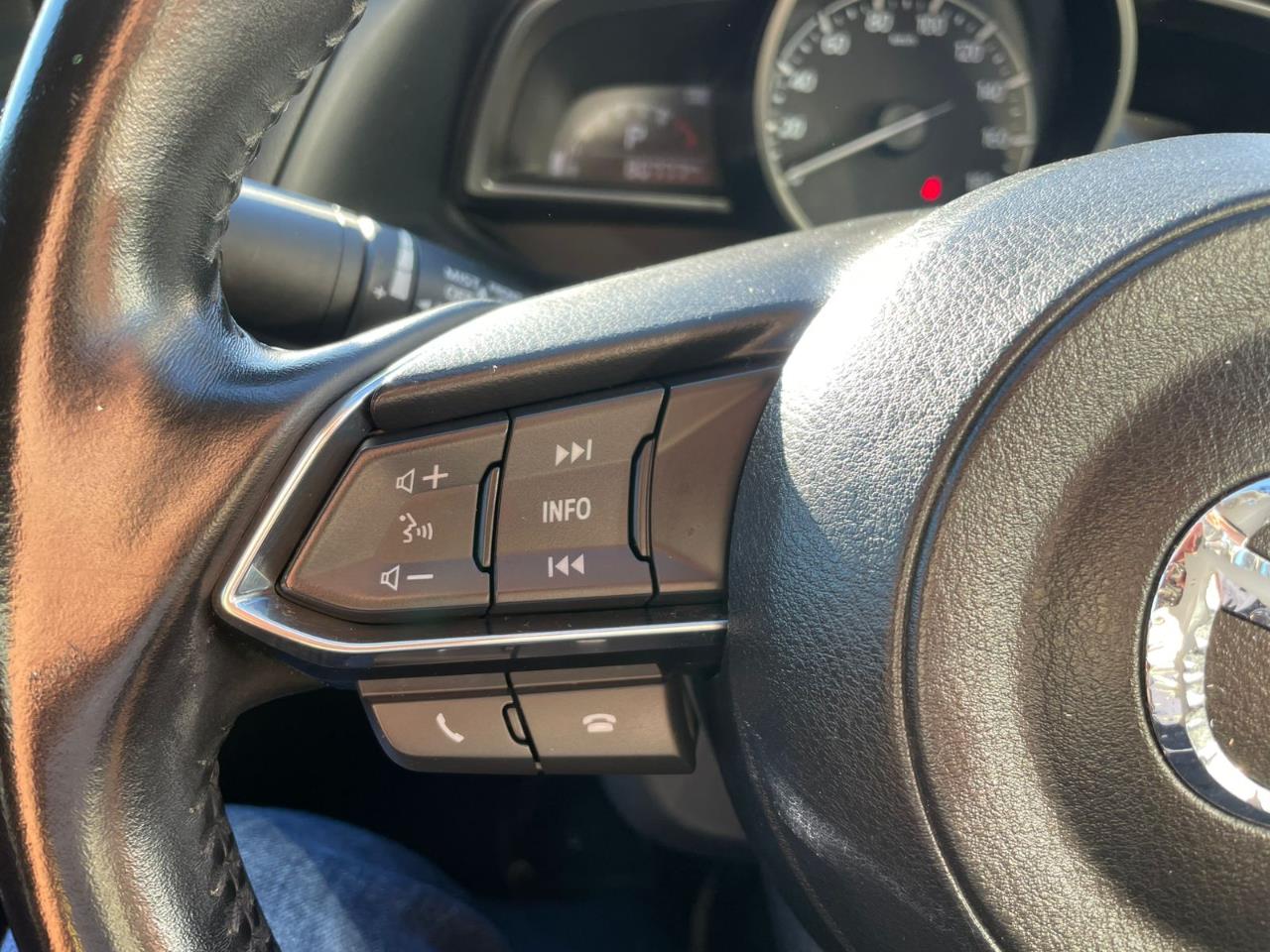 2016 Mazda Axela