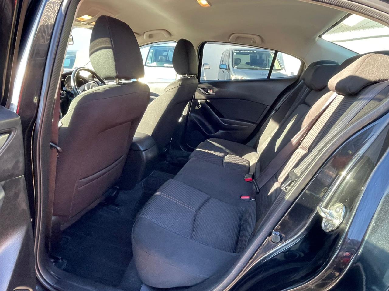 2016 Mazda Axela