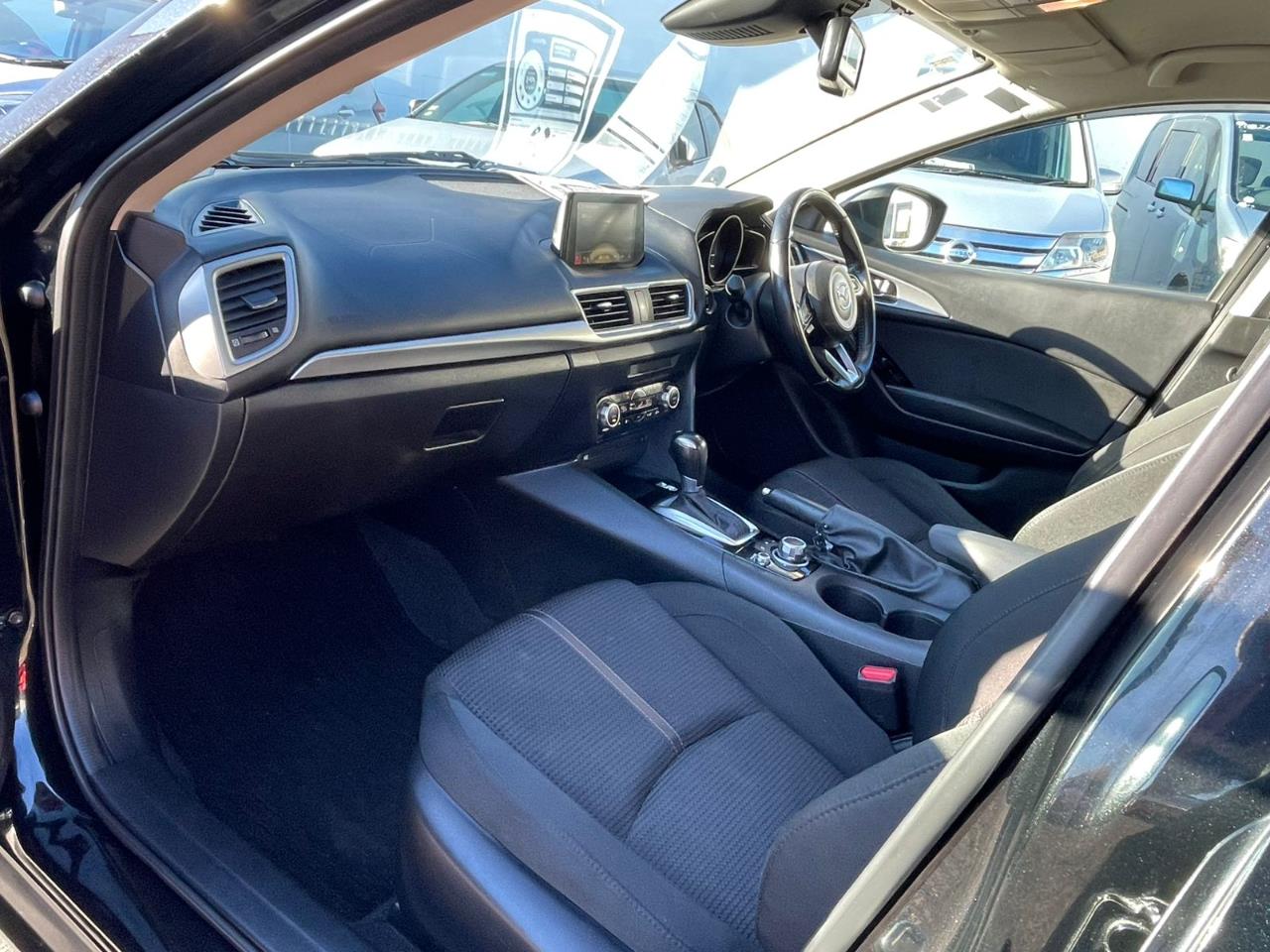 2016 Mazda Axela