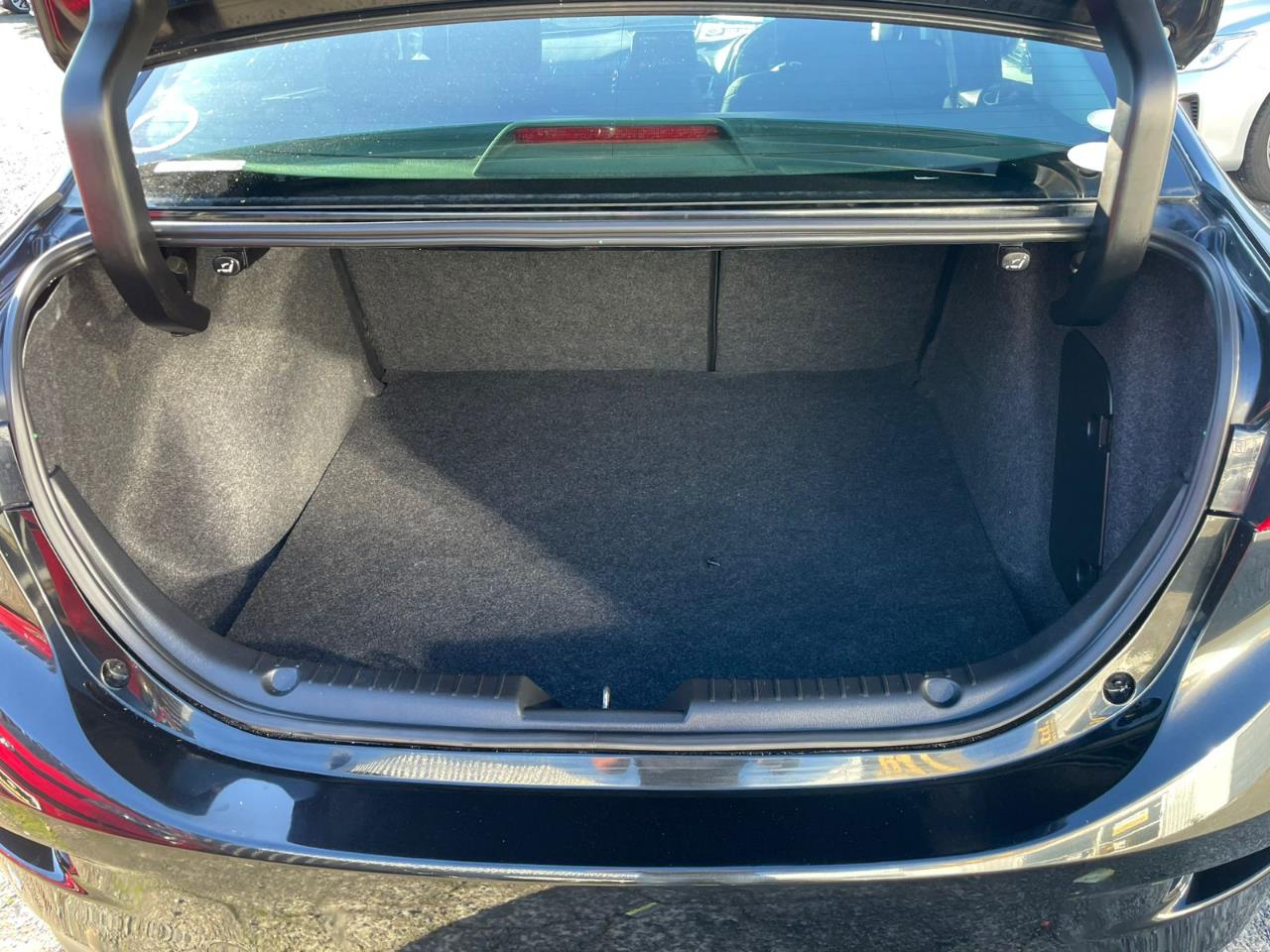 2016 Mazda Axela