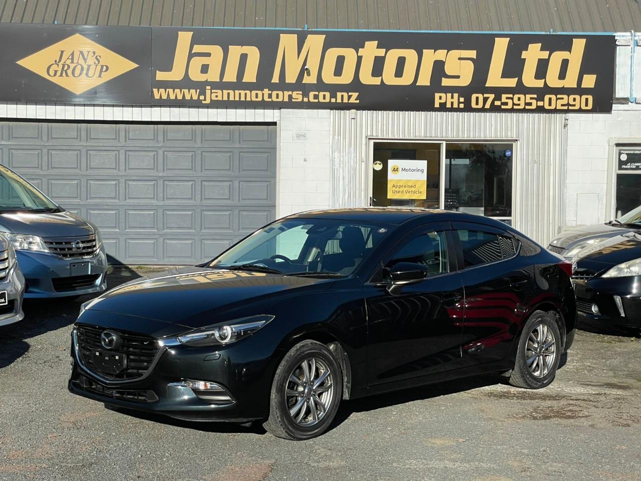 2016 Mazda Axela