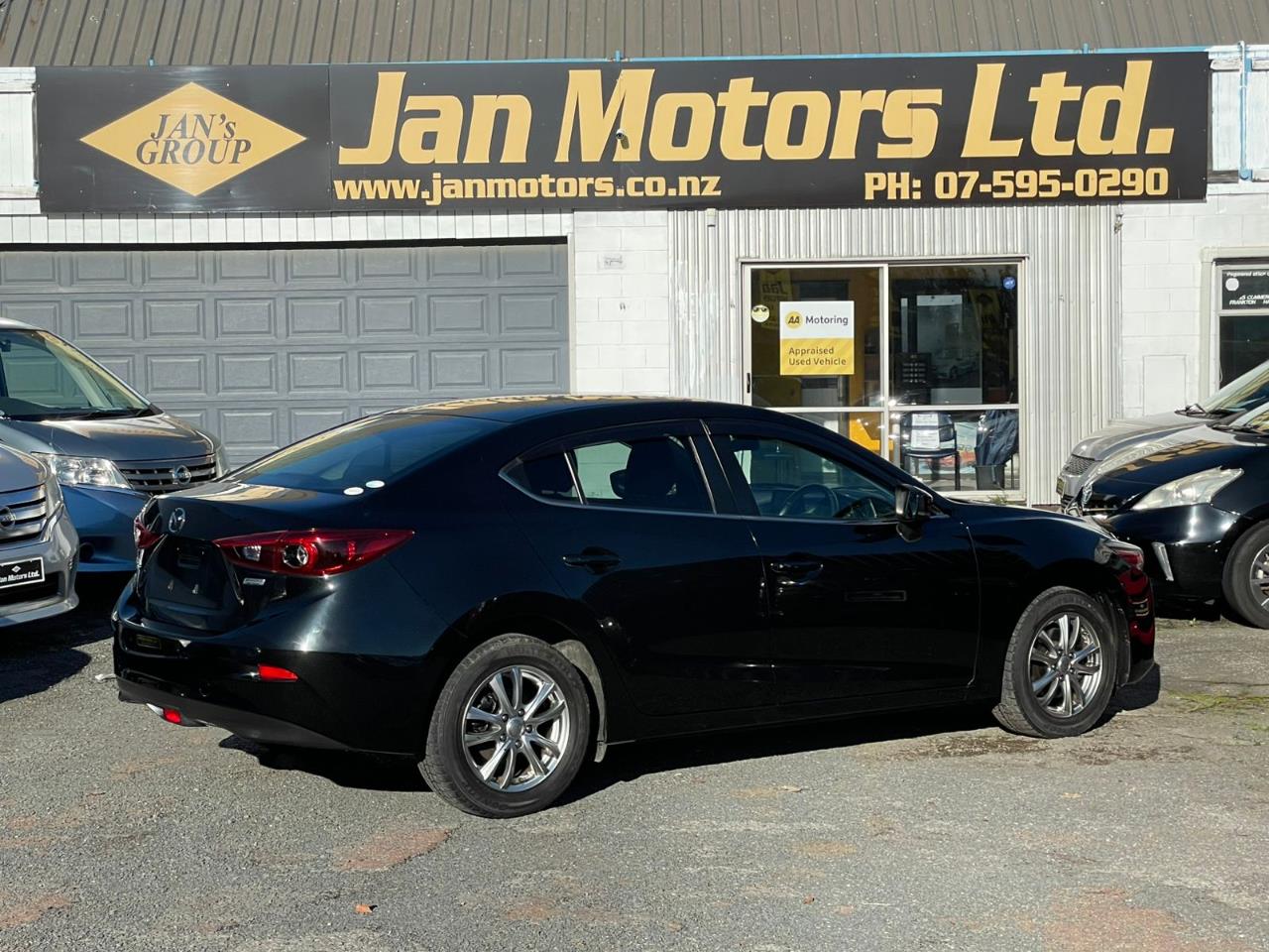 2016 Mazda Axela