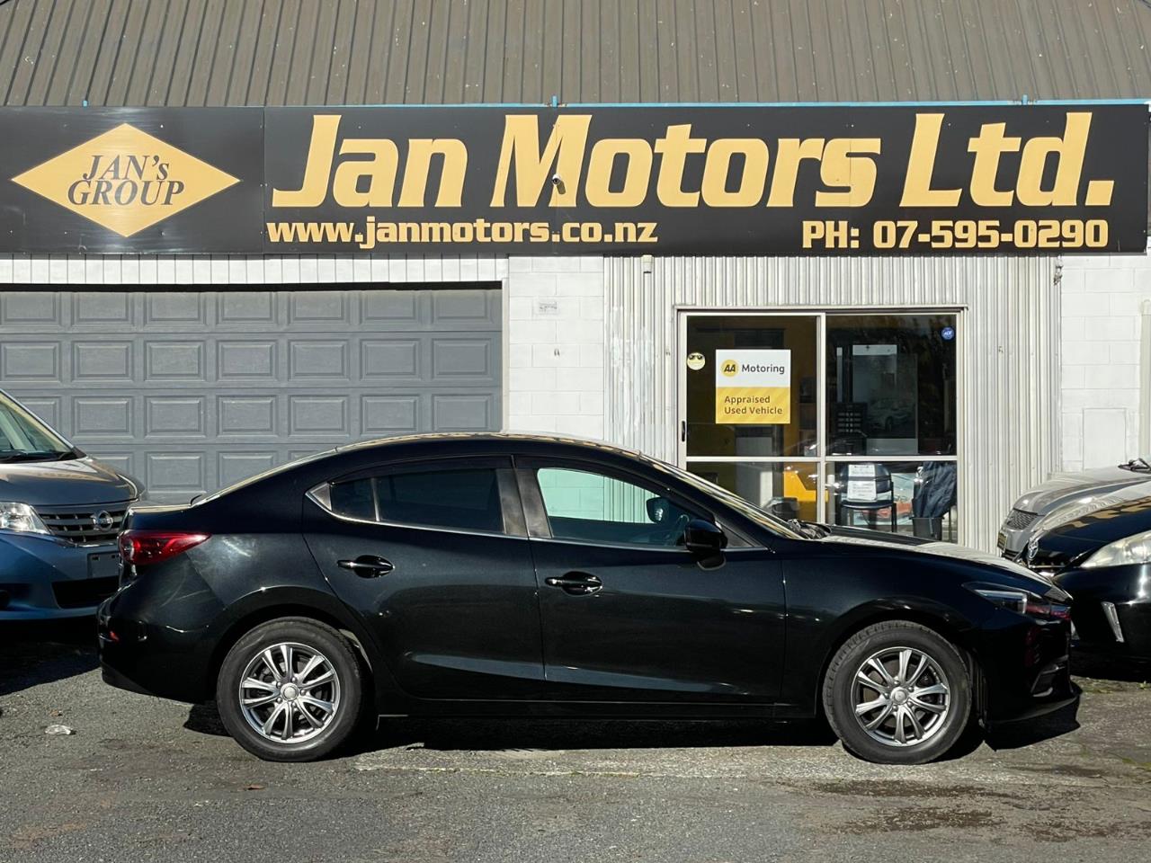 2016 Mazda Axela