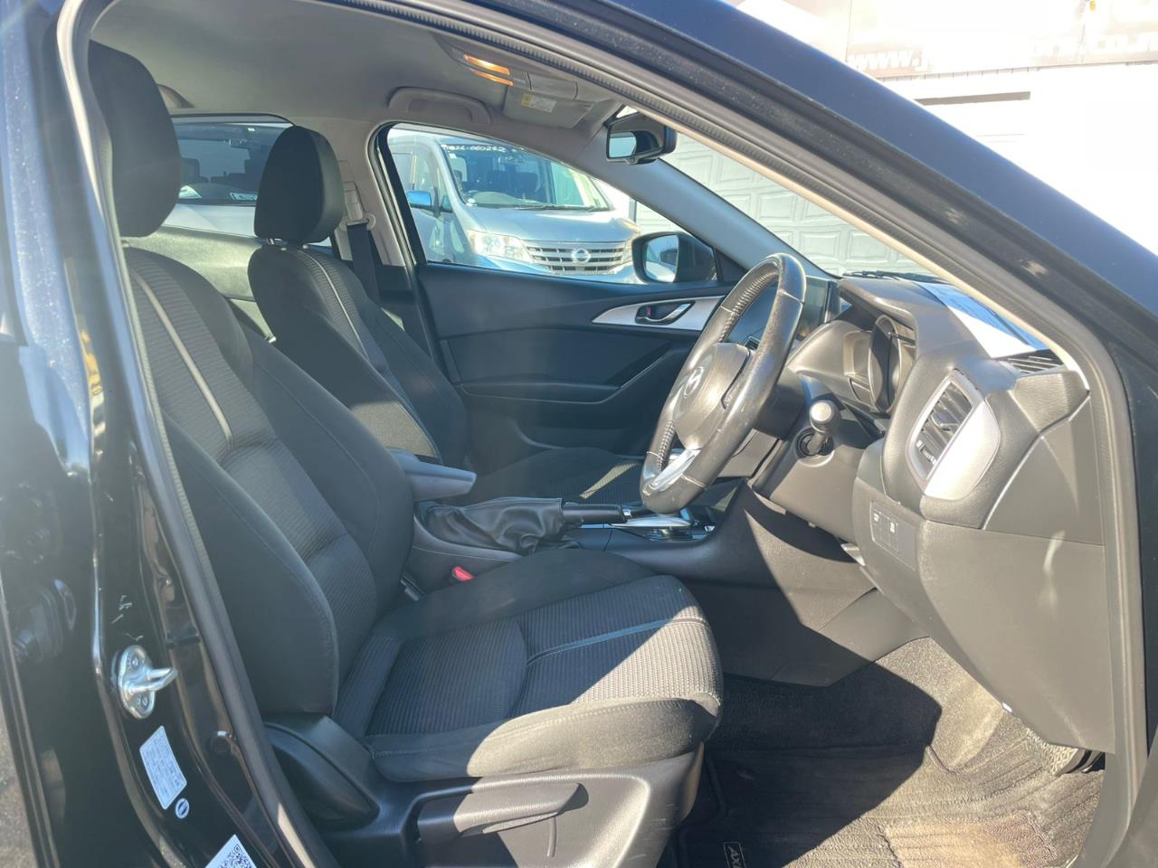 2016 Mazda Axela