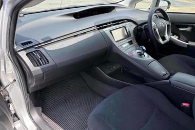 2015 Toyota Prius - Thumbnail
