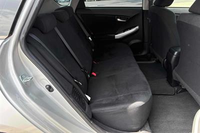 2015 Toyota Prius - Thumbnail