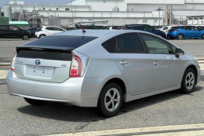 2015 Toyota Prius - Thumbnail