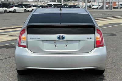 2015 Toyota Prius - Thumbnail