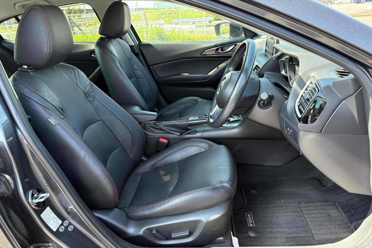 2014 Mazda Axela