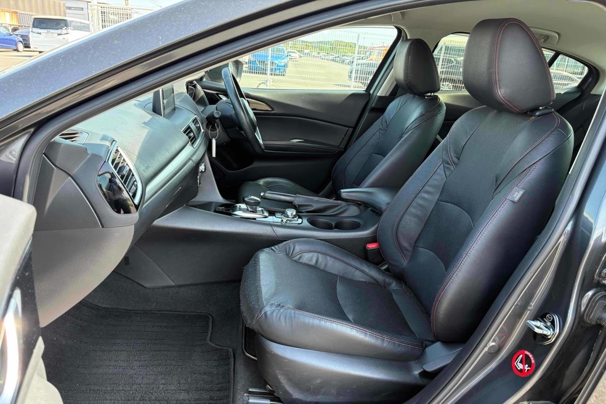 2014 Mazda Axela