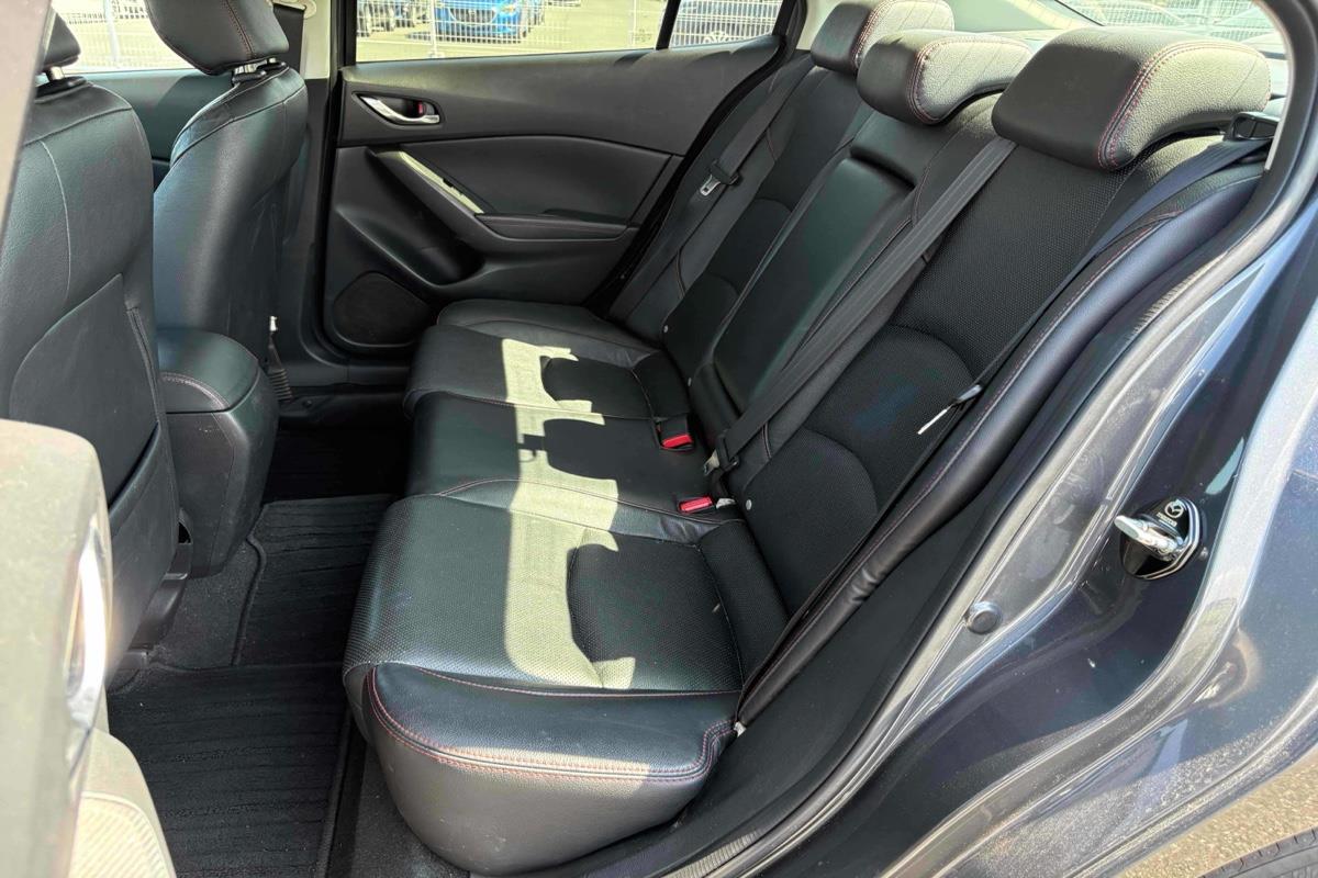 2014 Mazda Axela