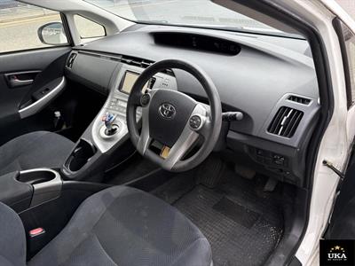 2014 Toyota Prius - Thumbnail