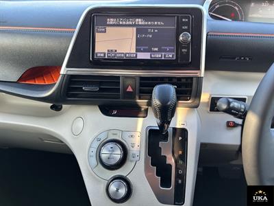 2017 Toyota Sienta - Thumbnail